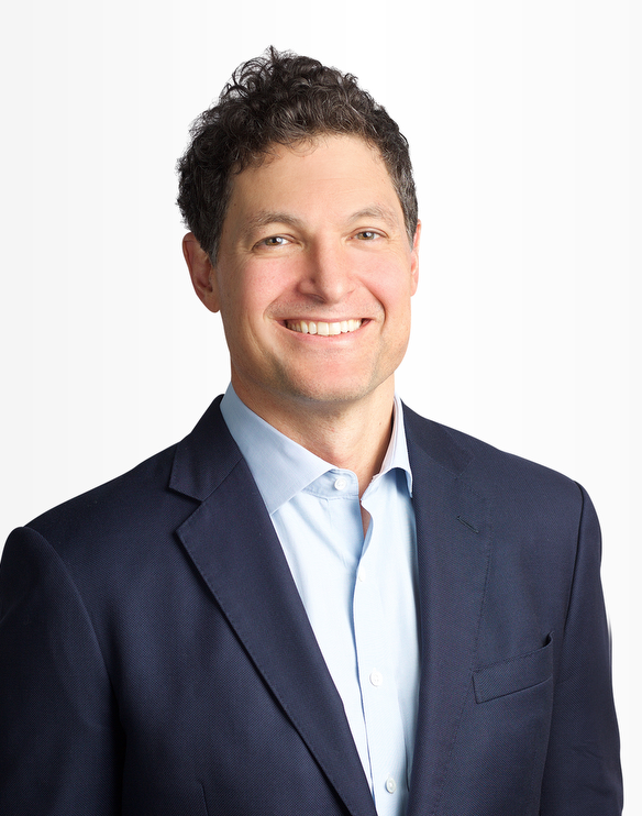 Josh Ufberg Headshot